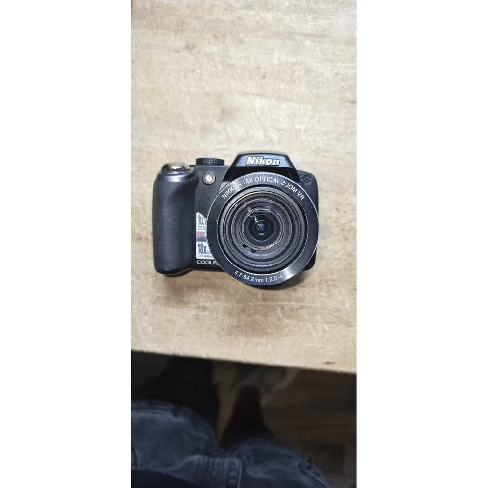 Nikon Coolpix P80 Digital Bridge Camera CCD Sensor 18x Zoom